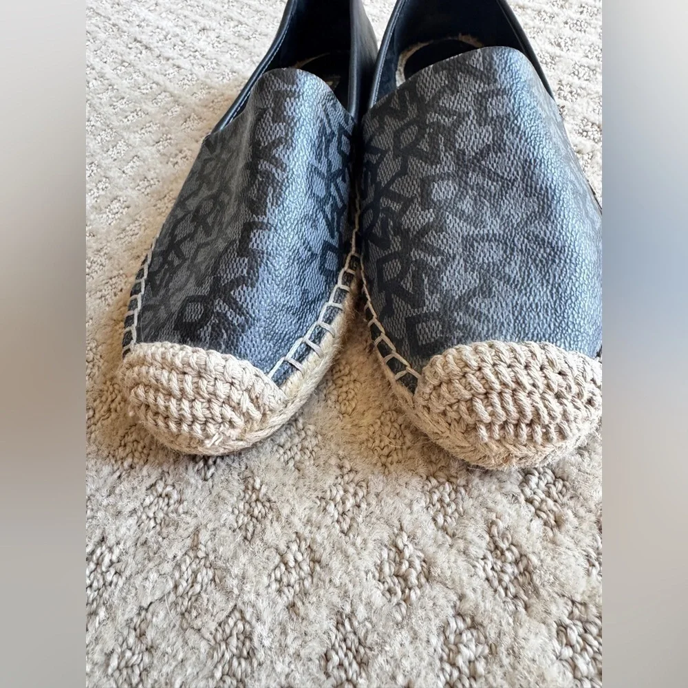 DKNY shoes - Picture 3 of 4